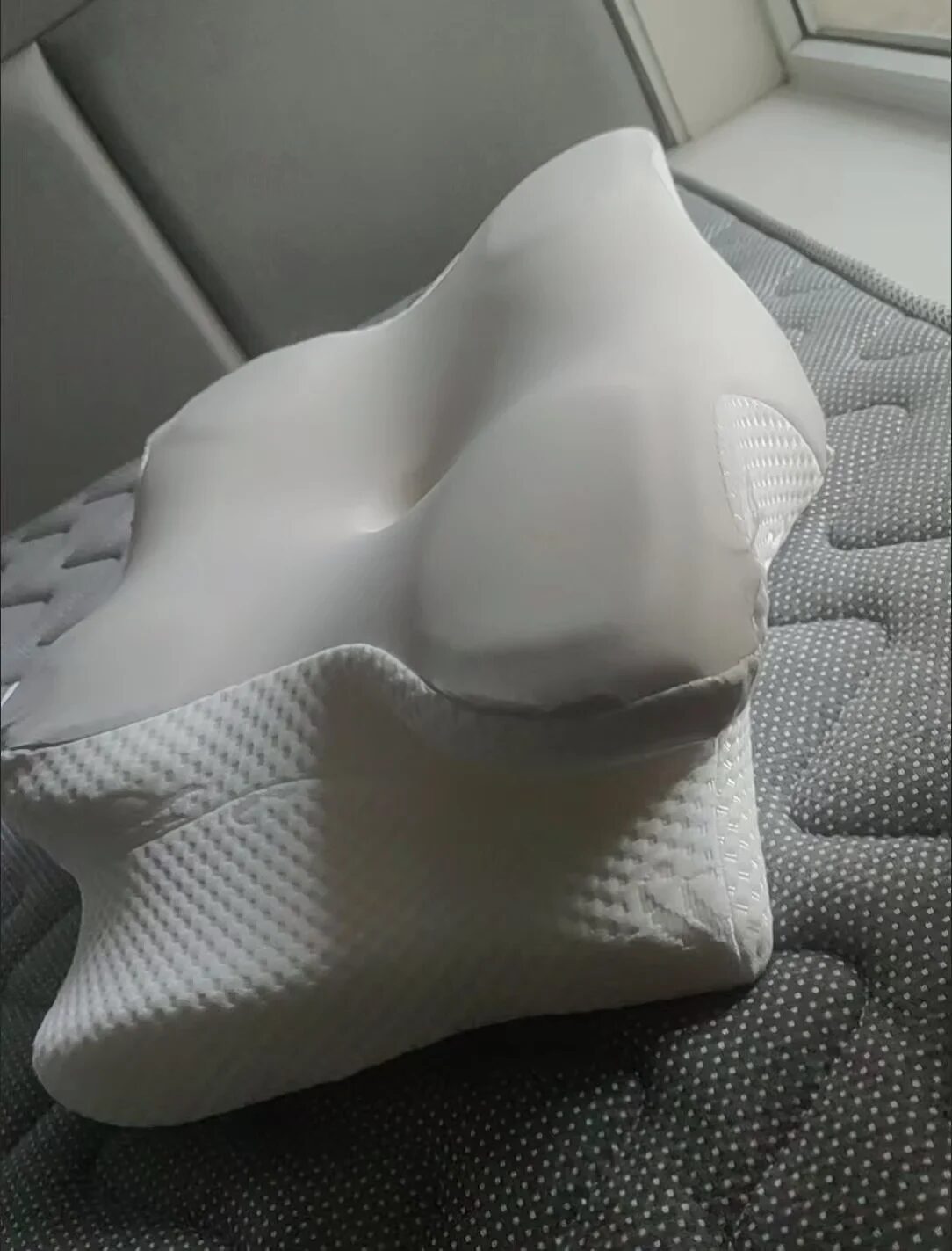 Butterfly Contour Memory Foam Pillow photo review